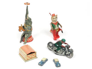 Lot 70 - DIVERS (6)