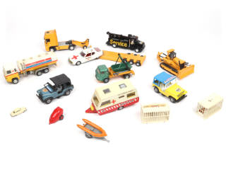 Lot 142 - DIVERS (16)