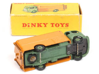 Lot 271 - DINKY TOYS (FRANCE) (1)