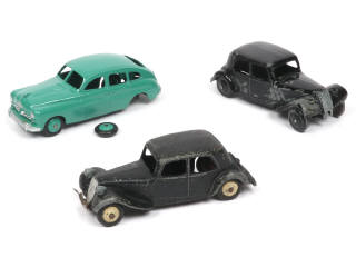 Lot 288 - DINKY TOYS (FRANCE) (3)