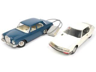 Lot 101 - DIVERS (2)