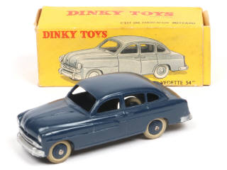 Lot 262 - DINKY TOYS (FRANCE) (1)