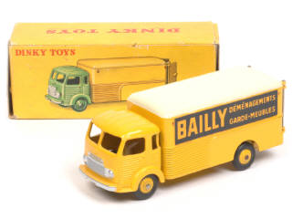 Lot 266 - DINKY TOYS (FRANCE) (1)