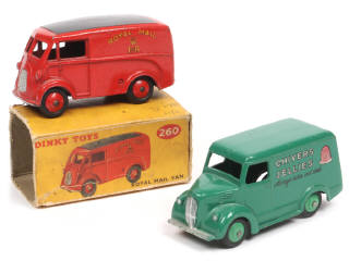 Lot 286 - DINKY TOYS (GB) (2)