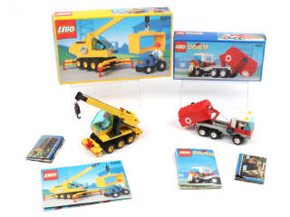 Lot 300 - LEGO (DANEMARK) (2)