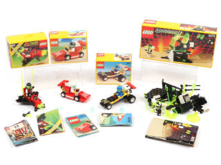 Lot 305 - LEGO (DANEMARK) (4)