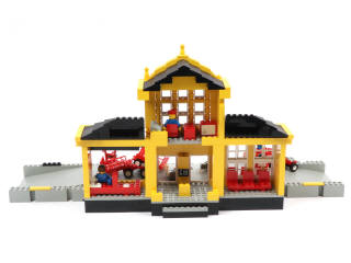 Lot 317 - LEGO (DANEMARK) (1)