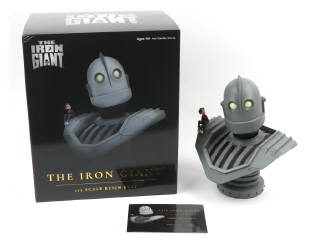 Lot 130 - DIAMOND SELECT TOYS (USA) (1)