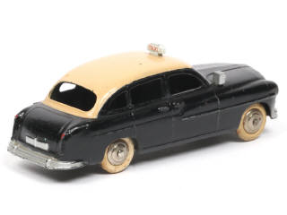 Lot 313 - DINKY TOYS (FRANCE) (1)