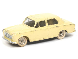 Lot 317 - DINKY TOYS (FRANCE) (1)