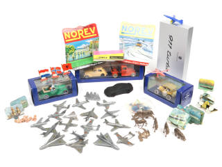 Lot 165 - DIVERS (60)