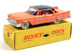 Lot 687 - DINKY TOYS FRANCE (1)