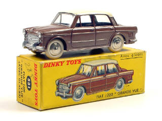 Lot 682 - DINKY TOYS FRANCE (1)