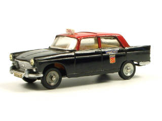 Lot 725 - DINKY TOYS FRANCE (1)