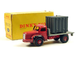 Lot 785 - DINKY TOYS (FRANCE) (1)