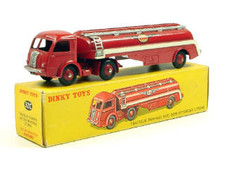 Lot 777 - DINKY TOYS (FRANCE) (1)