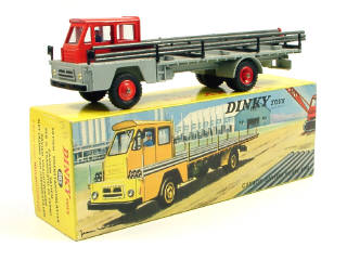 Lot 807 - DINKY TOYS FRANCE (1)