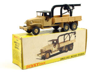 Lot 821 - DINKY TOYS FRANCE (1)
