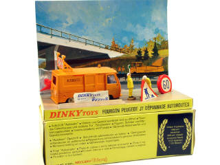 Lot 815 - DINKY TOYS FRANCE (1)