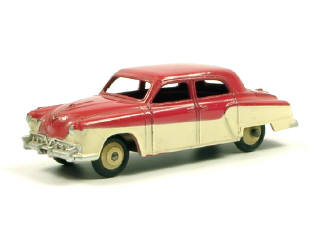 Lot 585 - DINKY TOYS (GB) (1)