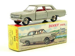 Lot 724 - DINKY TOYS FRANCE (1)