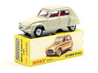 Lot 742 - DINKY TOYS FRANCE (1)