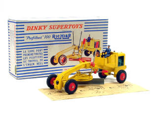 Lot 795 - DINKY TOYS FRANCE (1)