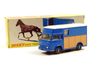 Lot 818 - DINKY TOYS FRANCE (1)