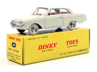 Lot 693 - DINKY TOYS FRANCE (1)