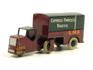 Lot 614 - DINKY TOYS GB (1)