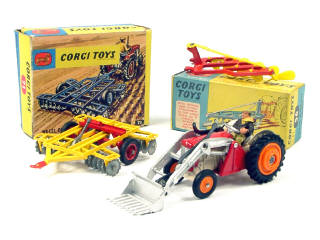 Lot 320 - CORGI TOYS (GB) (3)