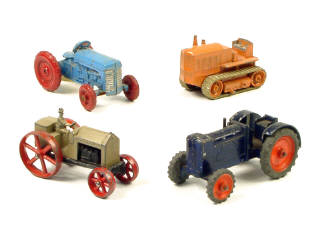 Lot 431 - DIVERS (4)