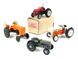 Lot 432 - TAFE & DIVERS (4)