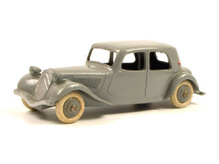 Lot 644 - DINKY TOYS (FRANCE) (1)