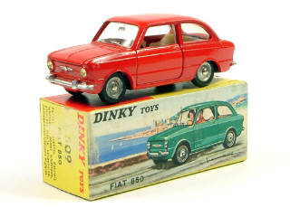 Lot 710 - DINKY TOYS FRANCE (1)