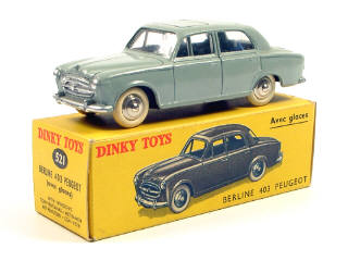 Lot 651 - DINKY TOYS FRANCE (1)