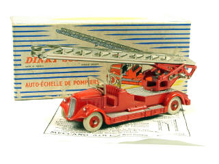 Lot 779 - DINKY TOYS FRANCE (1)