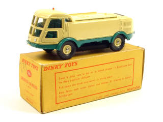 Lot 797 - DINKY TOYS FRANCE (1)