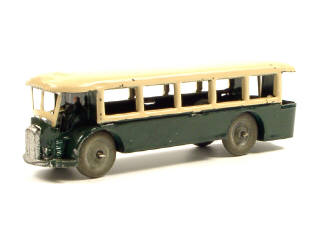 Lot 769 - DINKY TOYS (FRANCE) (1)