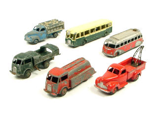 Lot 827 - DINKY TOYS (FRANCE) (6)