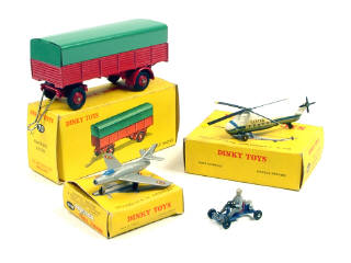 Lot 825 - DINKY TOYS FRANCE (4)