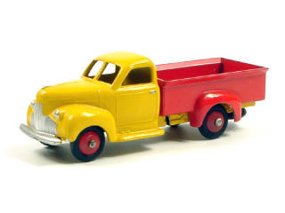Lot 766 - DINKY TOYS FRANCE (1)