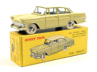 Lot 698 - DINKY TOYS FRANCE (1)