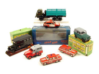 Lot 228 - DIVERS & DIVERS (8)
