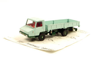 Lot 817 - DINKY TOYS FRANCE (1)
