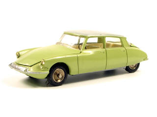 Lot 719 - DINKY TOYS FRANCE (1)