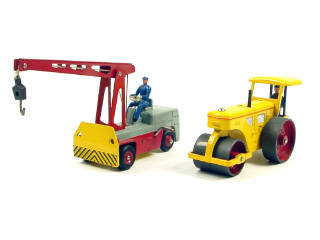 Lot 824 - DINKY TOYS (FRANCE) (2)