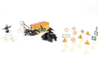 Lot 42 - DIVERS (20)