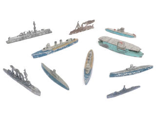 Lot 43 - DIVERS (10)