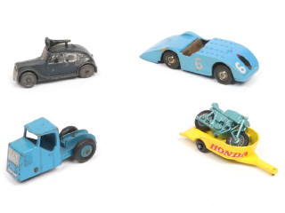 Lot 136 - DIVERS (5)